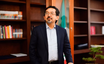 Arturo Chávez evita cuestionamientos por licitación de credenciales del INE; su firma aparece en contrato millonario